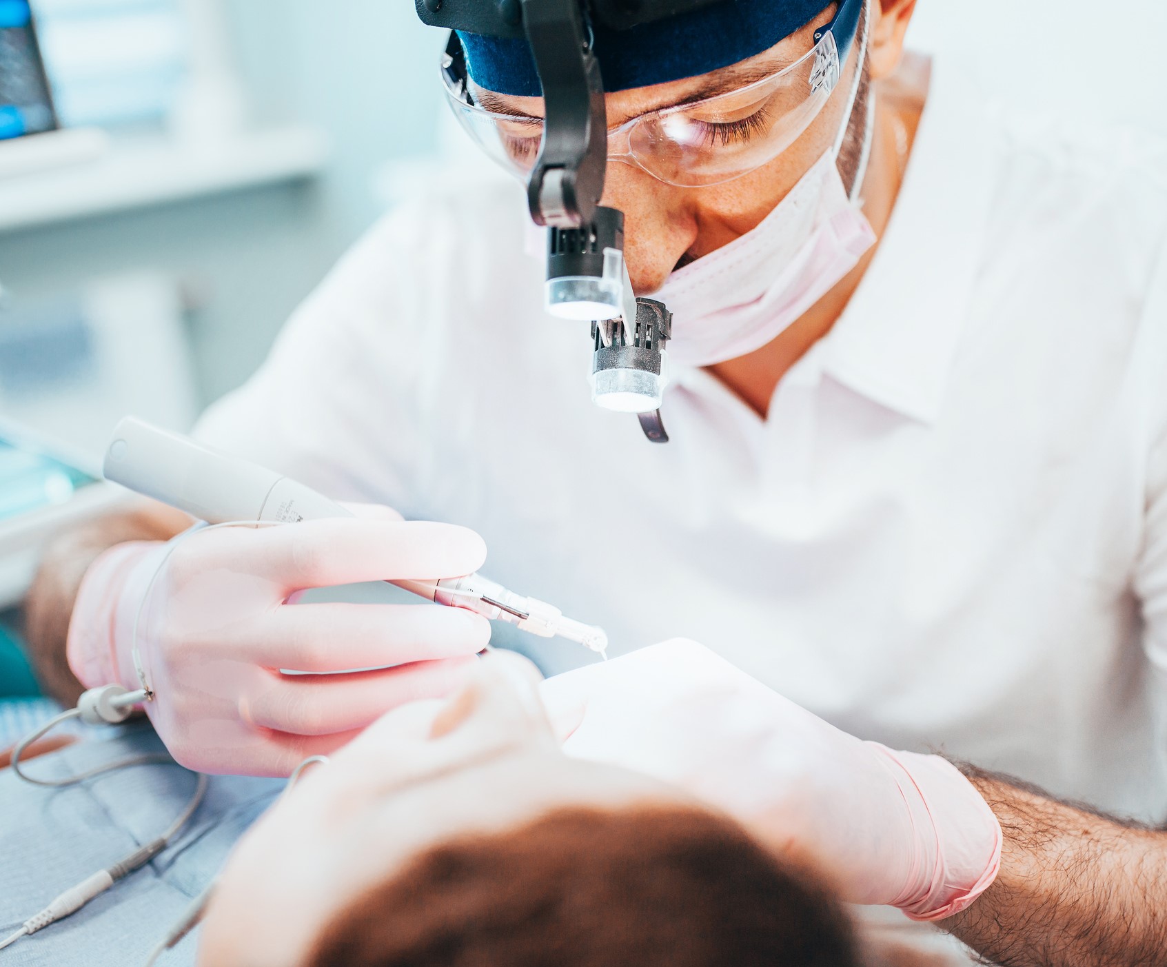 Endodontie à Ixelles, votre dentiste au service de vos gencives